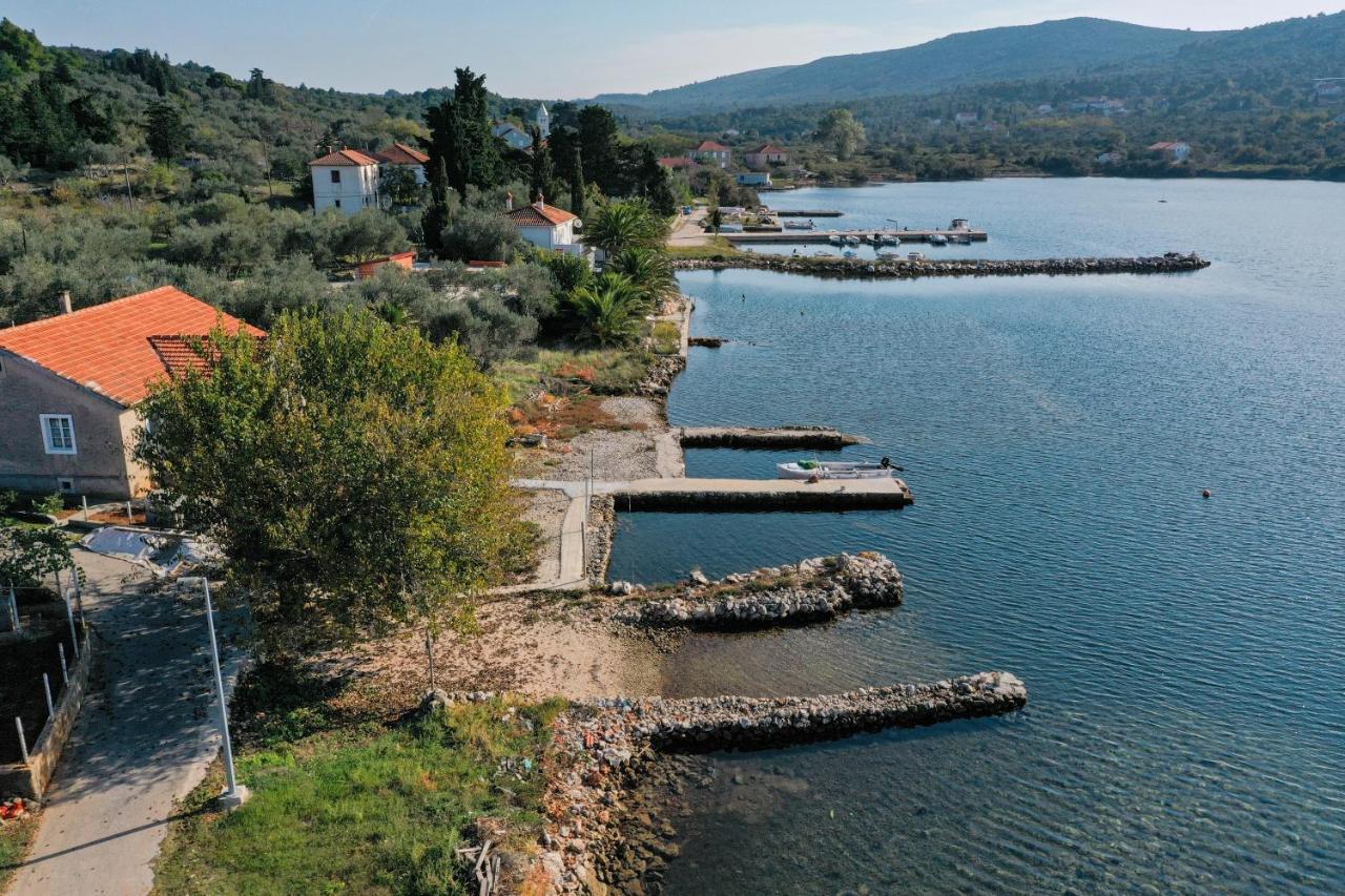 Apartments with a parking space Brbinj, Dugi otok - 8160 Bagian luar foto