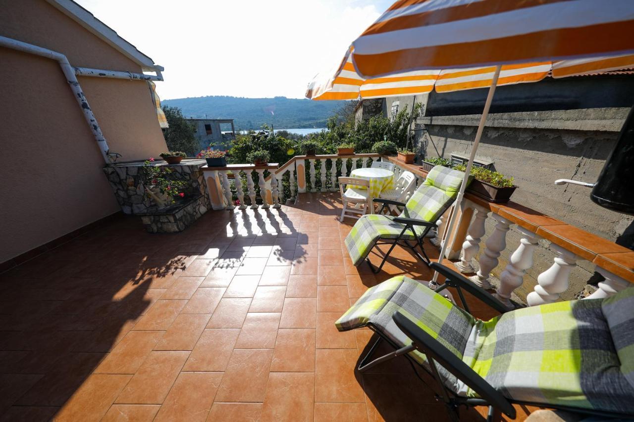 Apartments with a parking space Brbinj, Dugi otok - 8160 Bagian luar foto