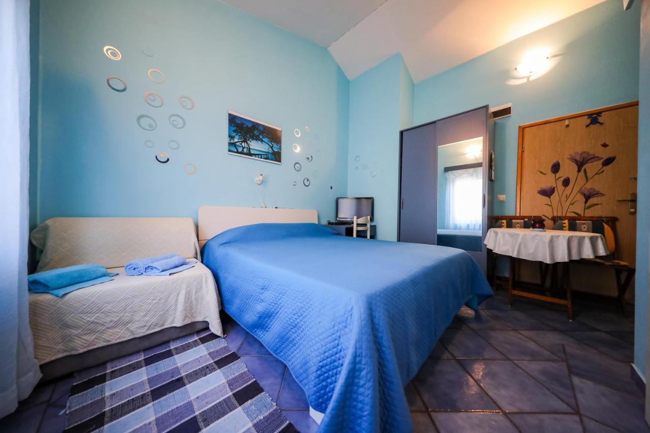 Apartments with a parking space Brbinj, Dugi otok - 8160 Bagian luar foto