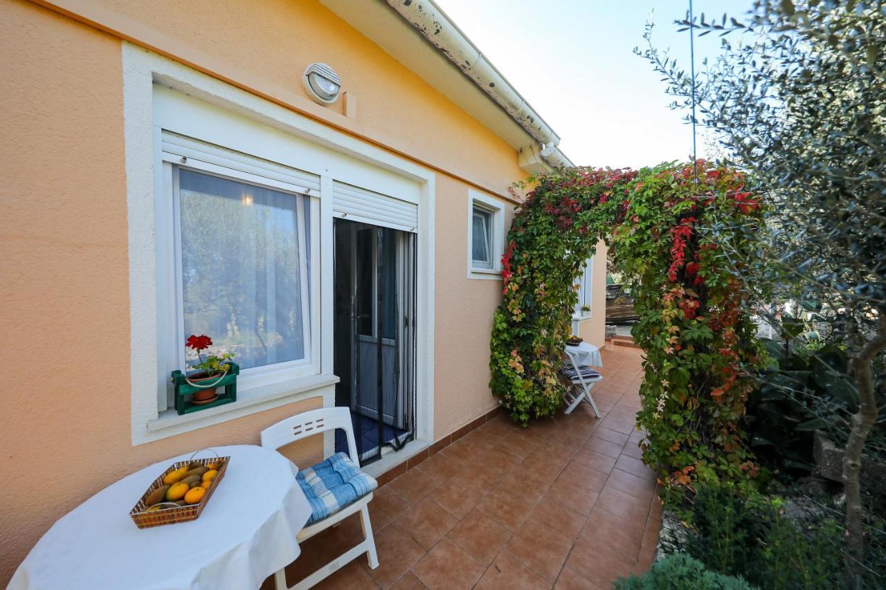 Apartments with a parking space Brbinj, Dugi otok - 8160 Bagian luar foto